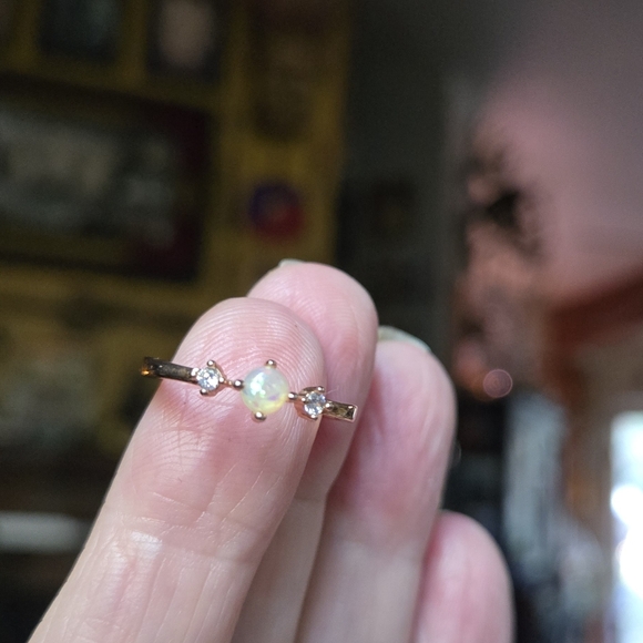 Opal & Topaz rosegold dainty ring sz8 - Picture 4 of 6